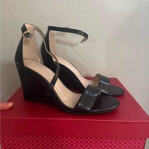 NIB Kelly & Katie black wedge heels size 6